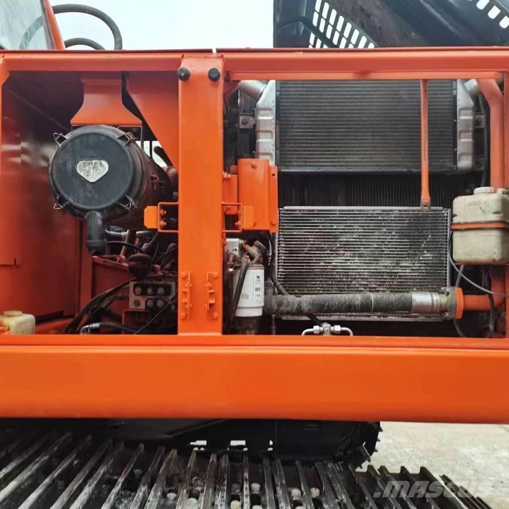 Doosan DX 225 LC Bandgrävare