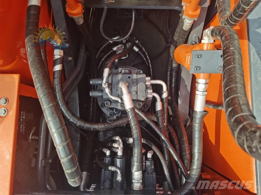 Doosan DX 300 LC Bandgrävare