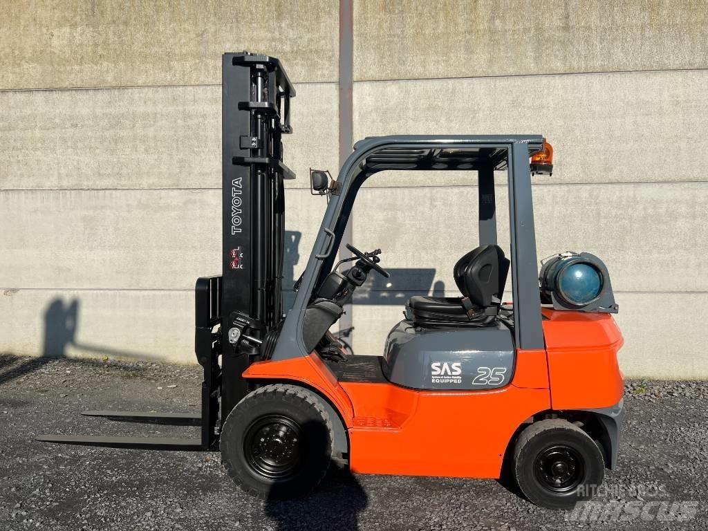 Toyota 42-7FGF25 Gasolmotviktstruckar