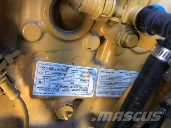 CAT CS44B Pneumatiska Hjulvältar