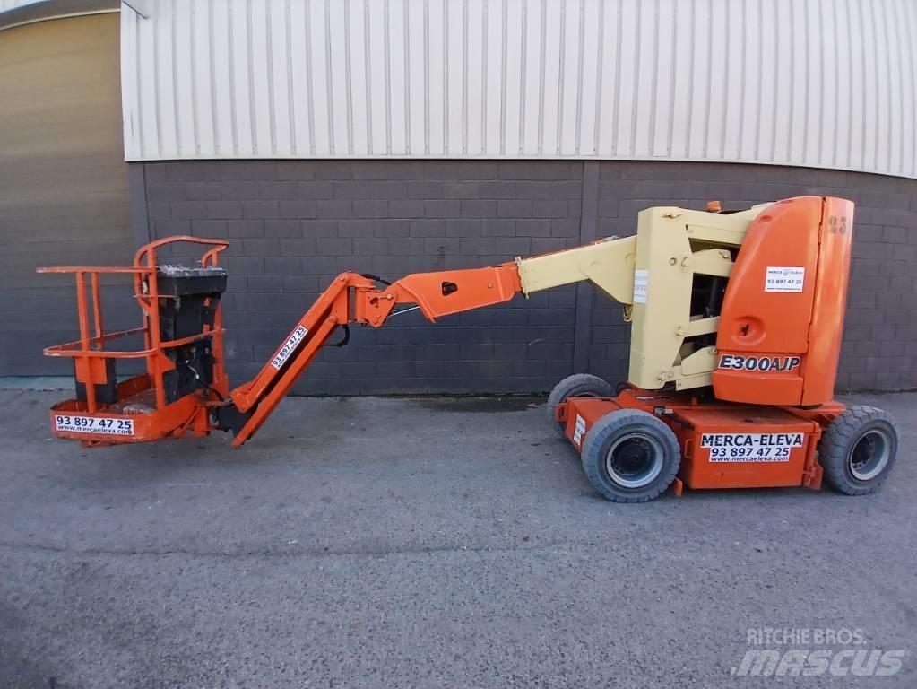 JLG E300AJP Bomliftar