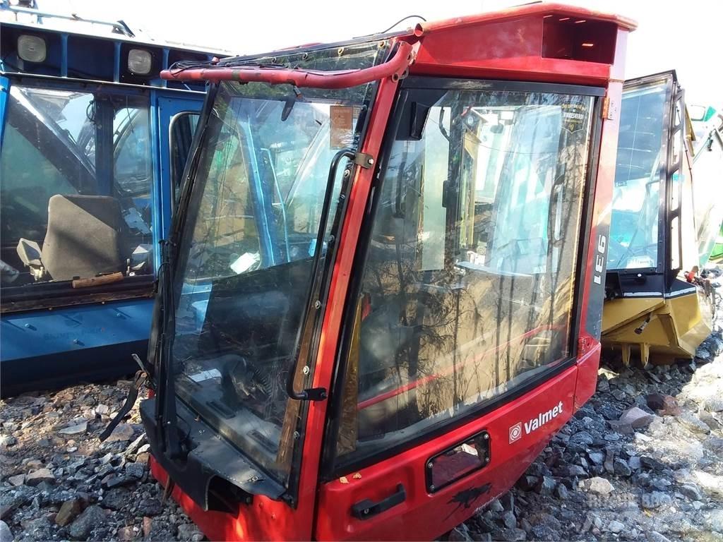 Valmet 931 Hytter och interiör