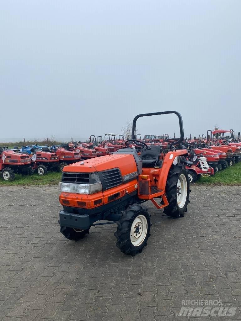 Kubota GL 220 Kompakttraktorer