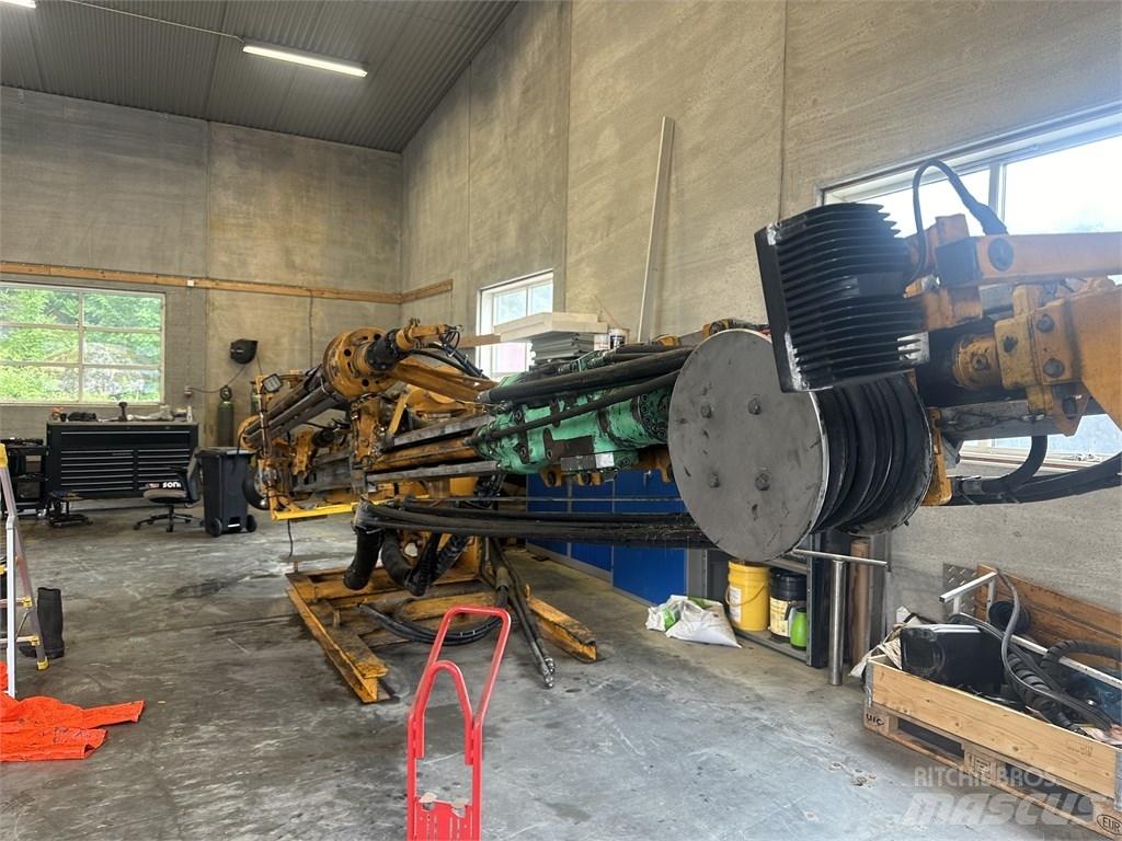 CAT 335 F L Borrutrustning för ytborrning