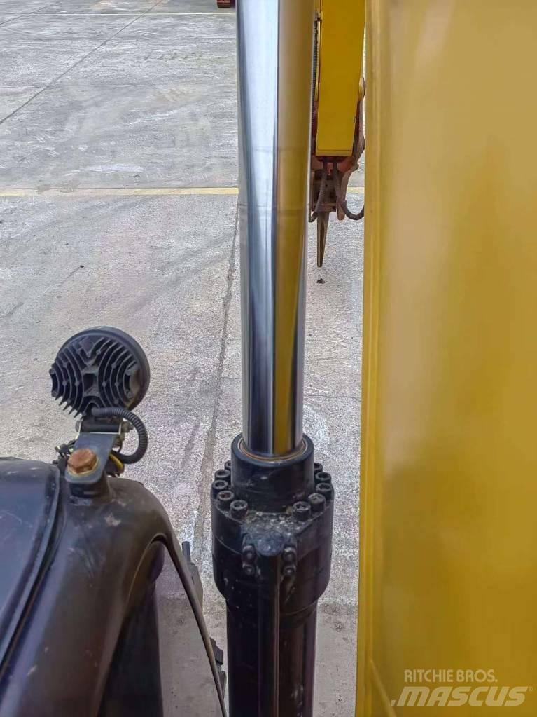 CAT CAT 323GX Bandgrävare