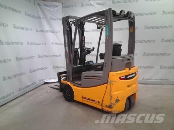 Jungheinrich EFG 215 Elmotviktstruckar