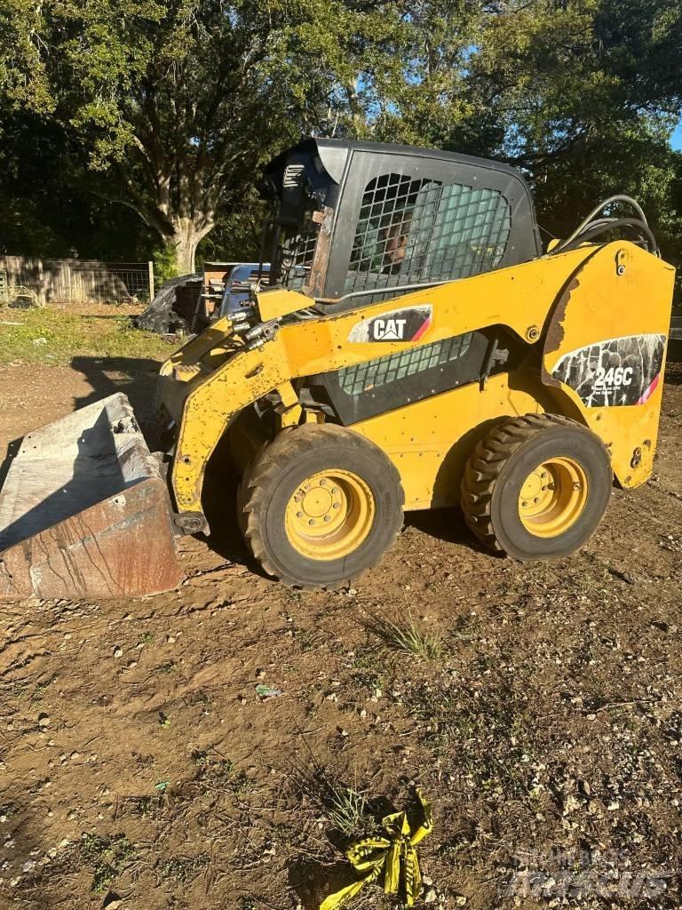 CAT 246 C Kompaktlastare