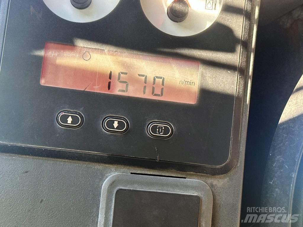 CAT 246 C Kompaktlastare