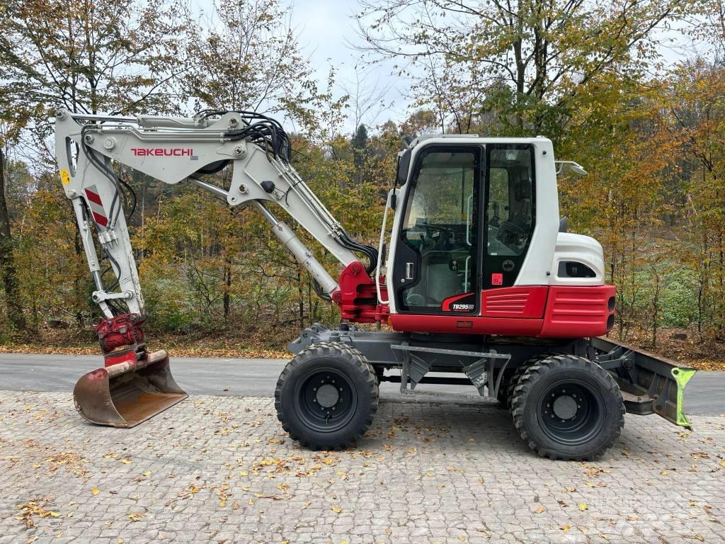 Takeuchi TB 295 W Hjulgrävare