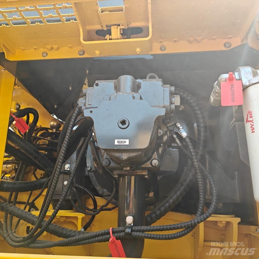 Komatsu 350-8 Bandgrävare