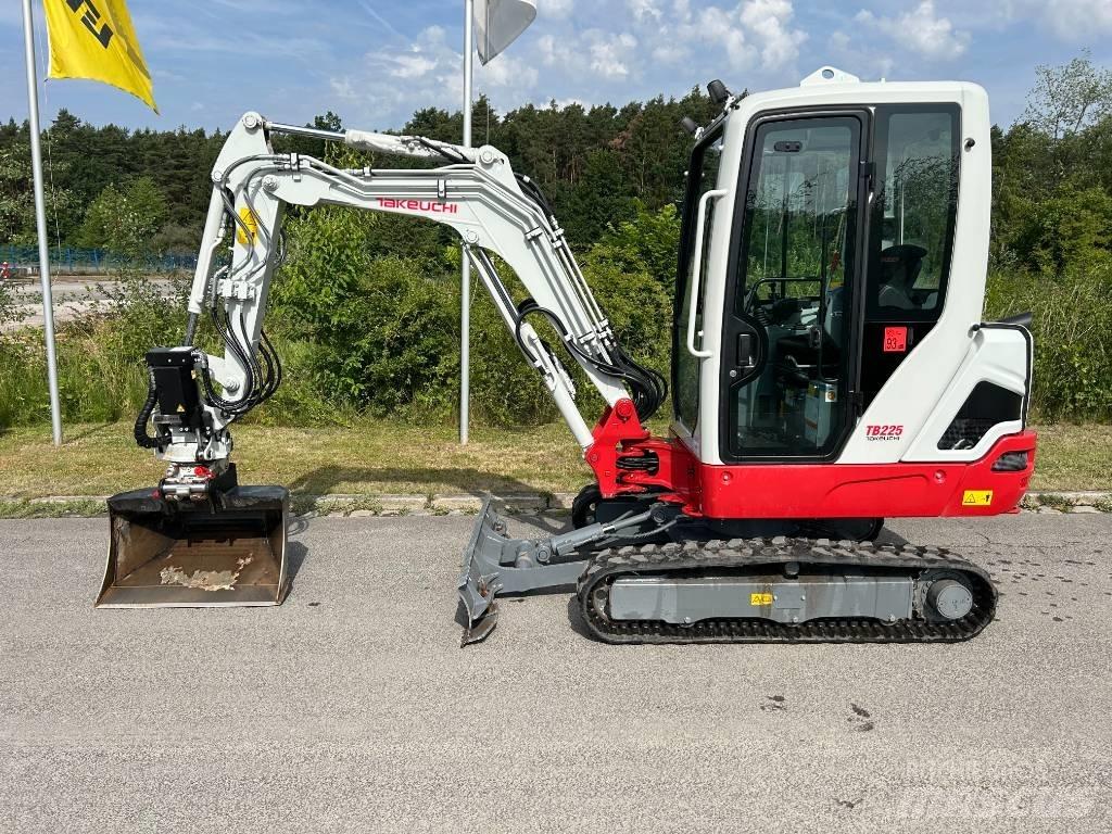 Takeuchi TB 225A V5 Minigrävare < 7t