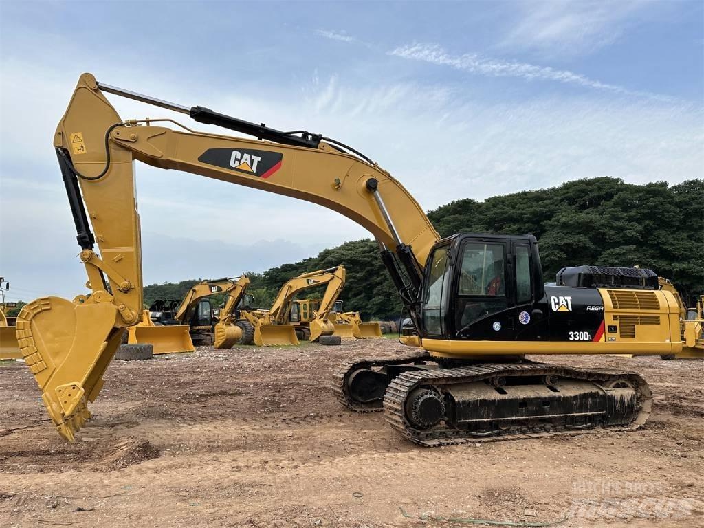 CAT 330 D L Bandgrävare