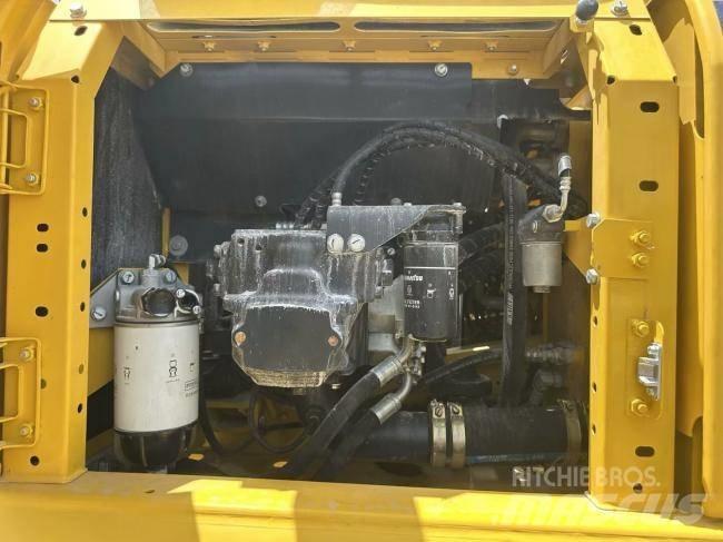 Komatsu PC 240-8 Bandgrävare