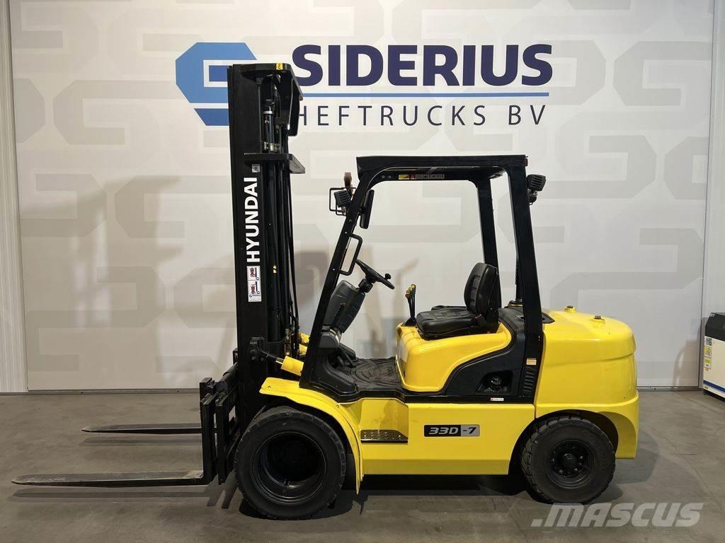Hyundai 33D-7 Dieselmotviktstruckar