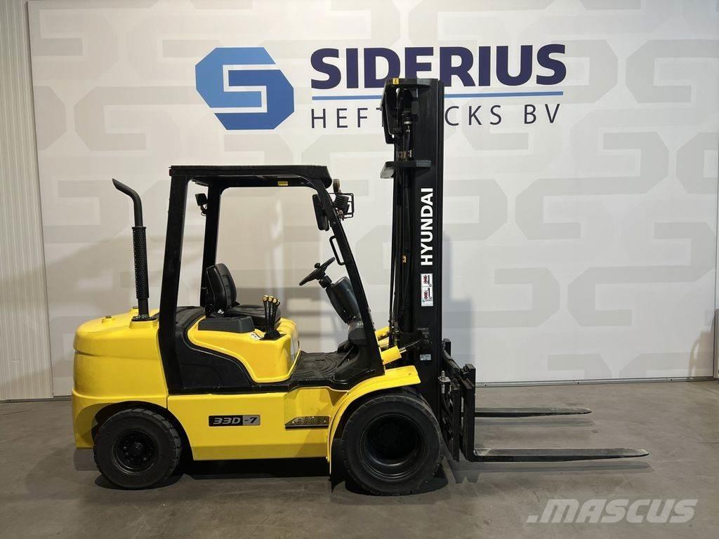 Hyundai 33D-7 Dieselmotviktstruckar