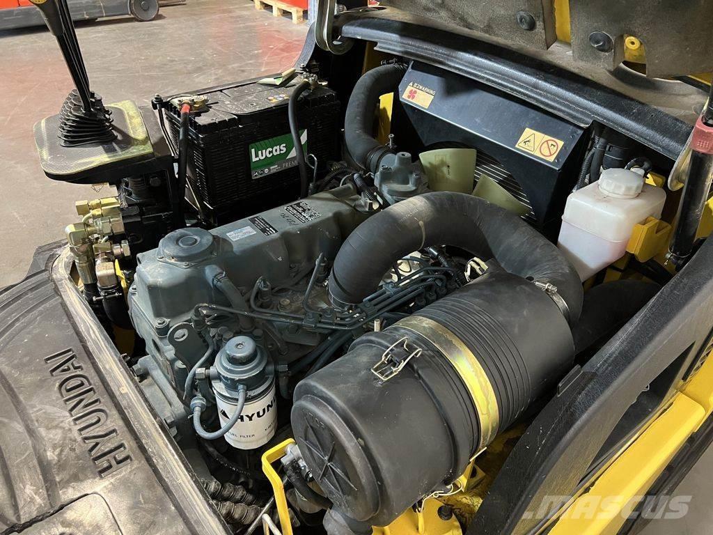 Hyundai 33D-7 Dieselmotviktstruckar