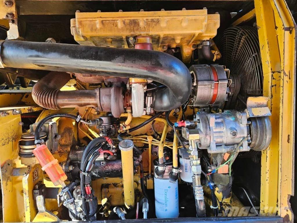 CAT M 312 Hjulgrävare