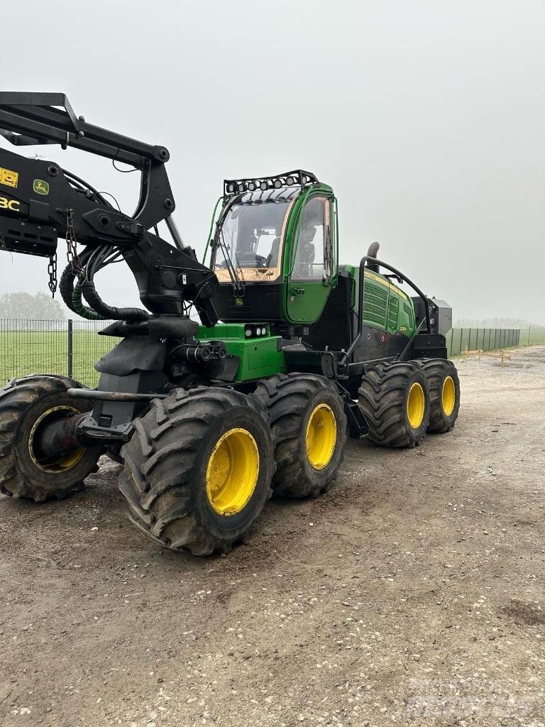 John Deere 1270 G Skördare