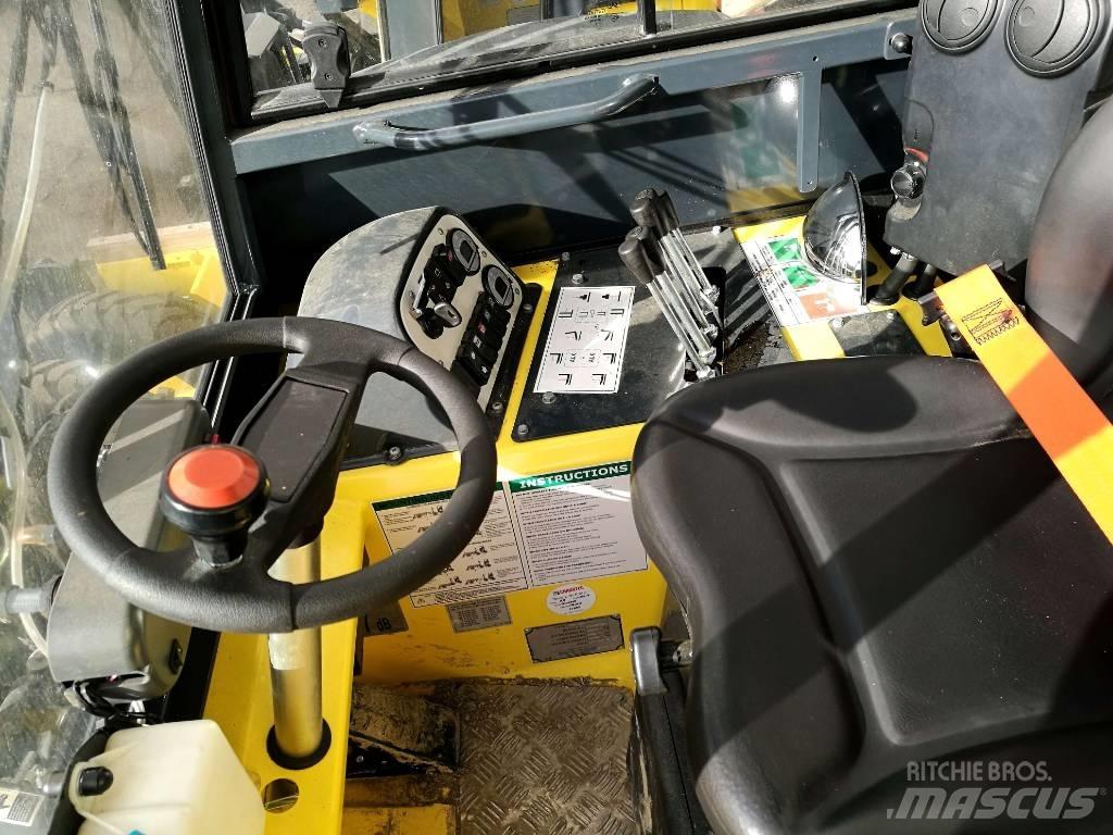 Moffett M8 35.3 Terrängtruck
