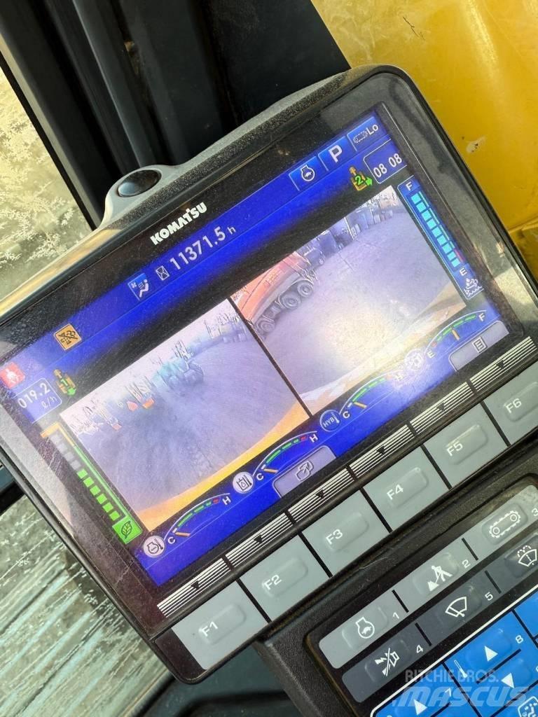 Komatsu HB 365 Bandgrävare