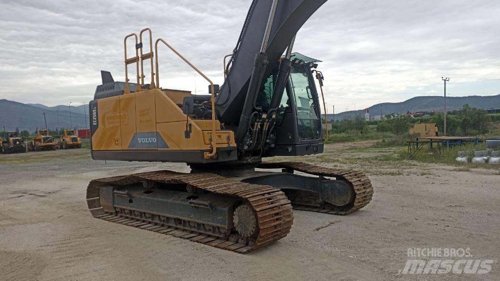 Volvo EC 250 EL Bandgrävare