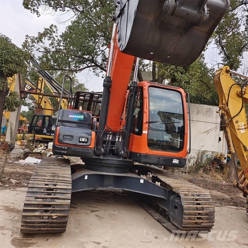 Doosan DX 225 LC-9C Bandgrävare