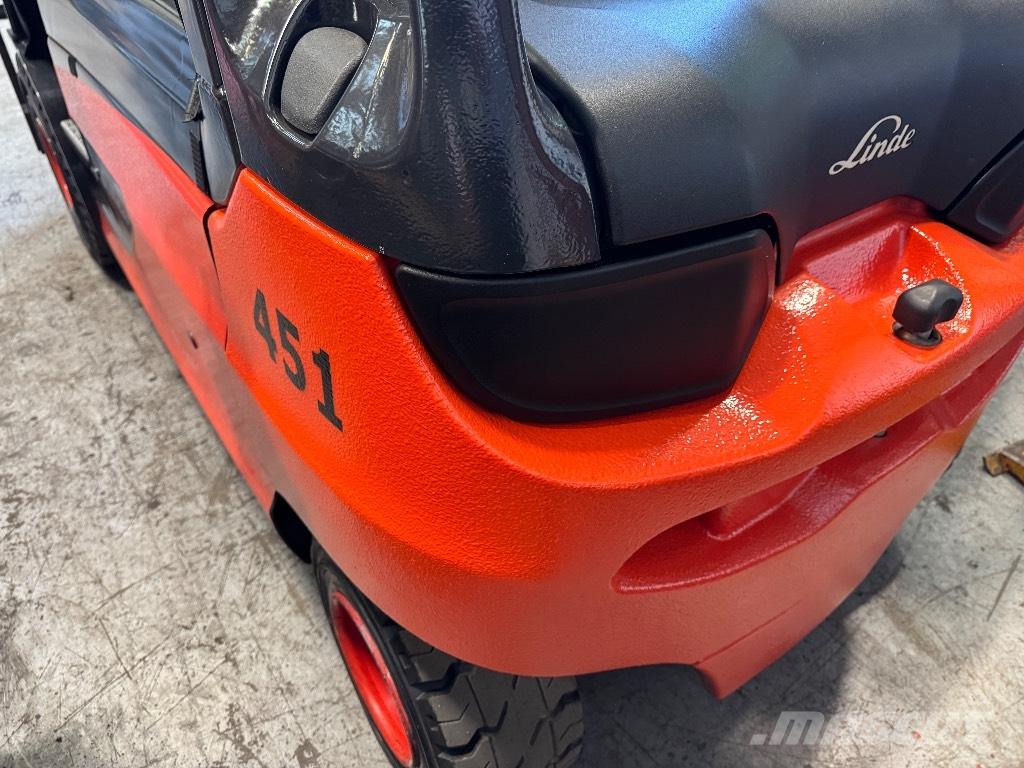 Linde E 30 Elmotviktstruckar