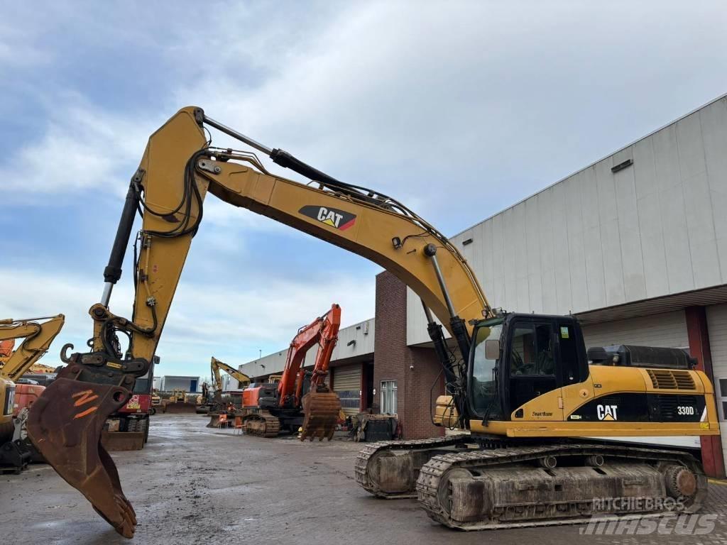 CAT 330 D L Bandgrävare