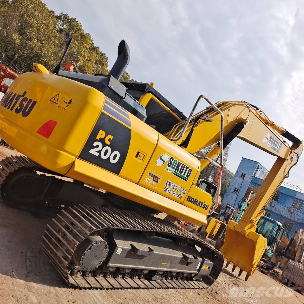 Komatsu PC 200-8 Bandgrävare