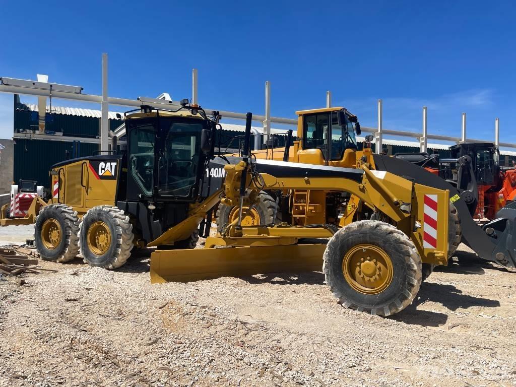 CAT 140 M Väghyvlar