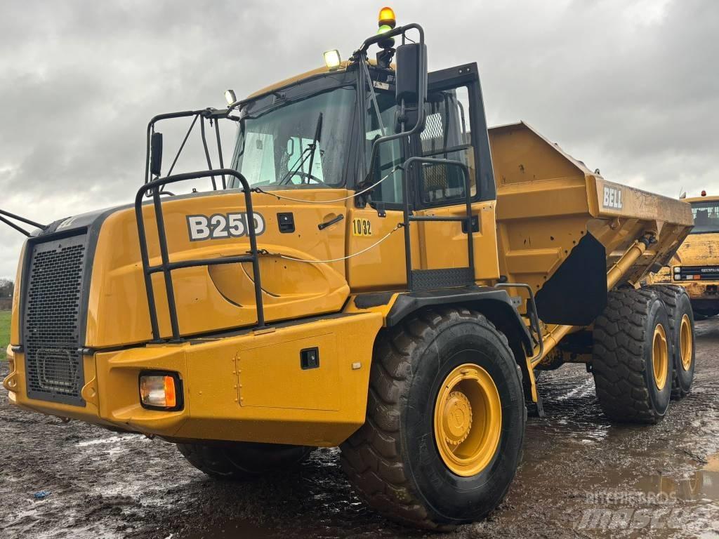 Bell B 25 D Midjestyrd dumper