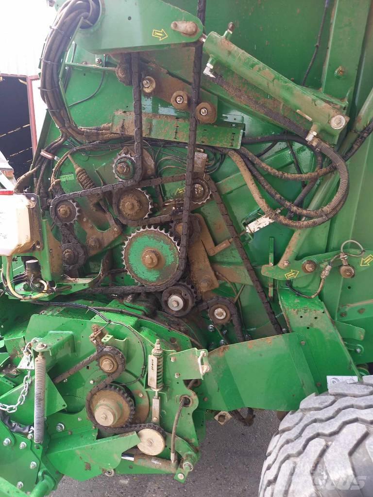 John Deere V451M Rundbalspressar