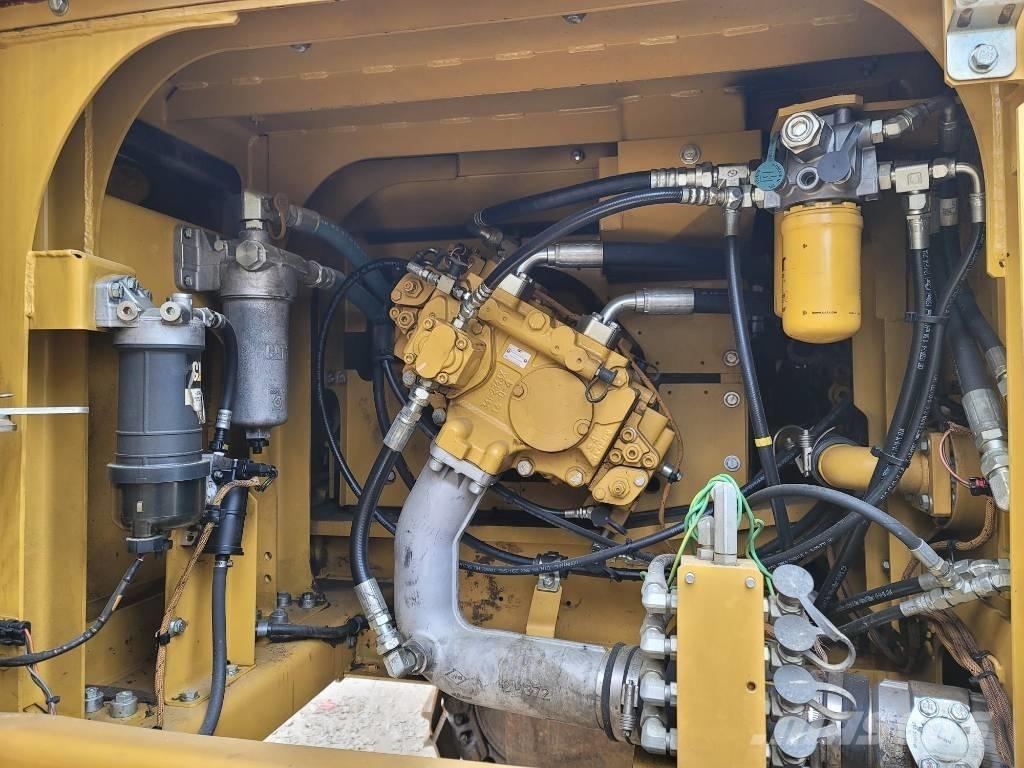 CAT 330FL Bandgrävare