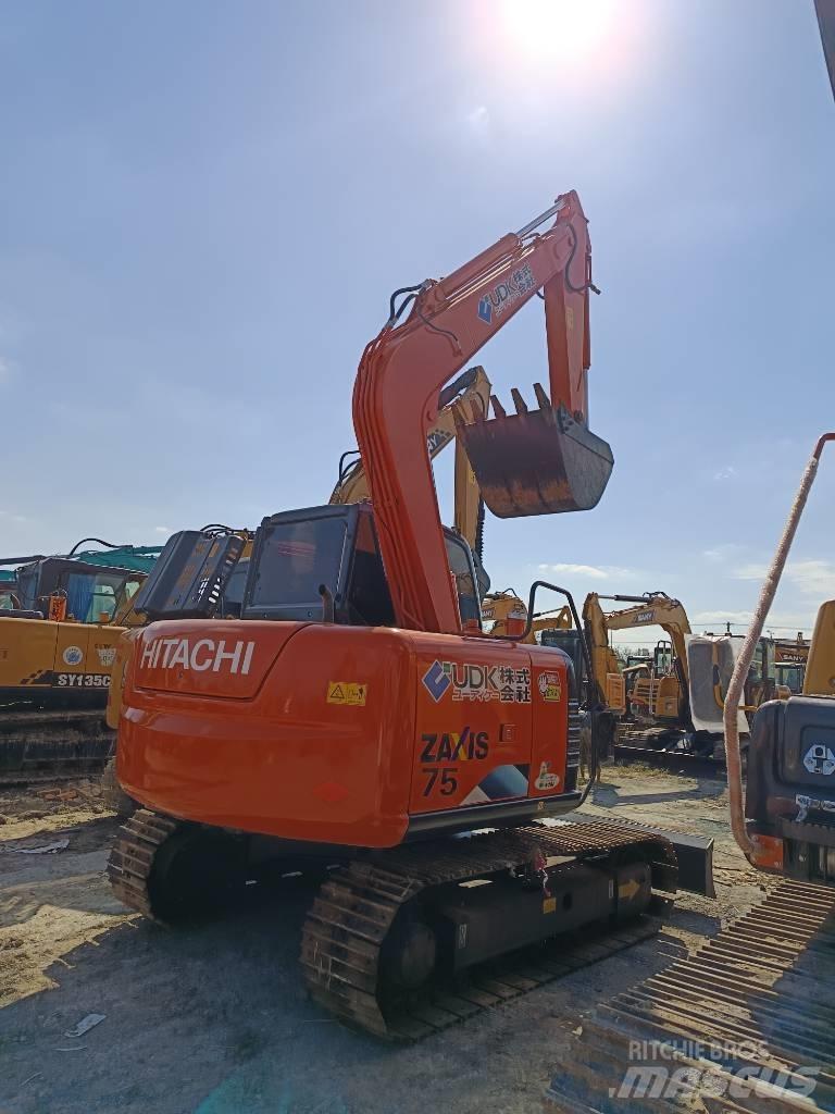 Hitachi ZX 75 Midigrävmaskiner 7t - 12t