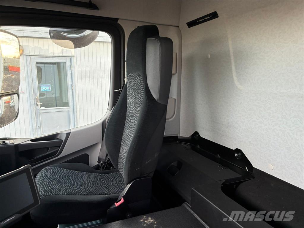 Mercedes-Benz 2533 Skåpbilar