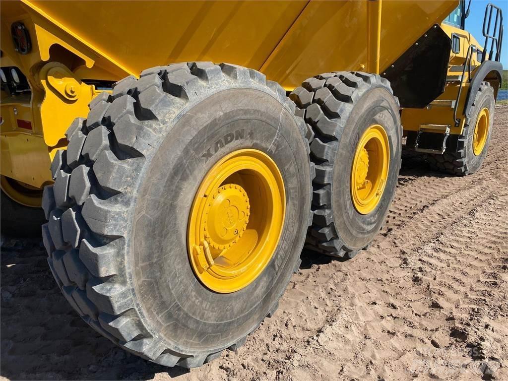 Bell B30E Midjestyrd dumper