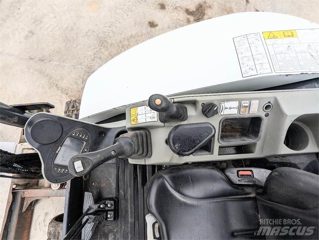 Bobcat E32I Minigrävare < 7t