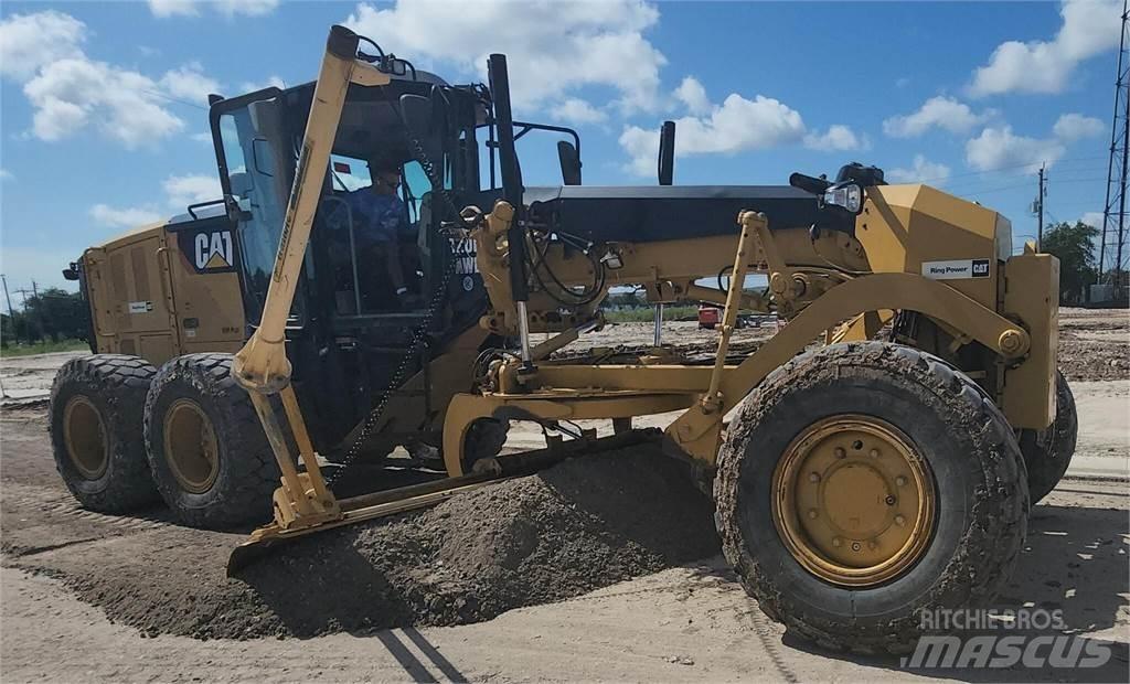 CAT 120M2 AWD Väghyvlar