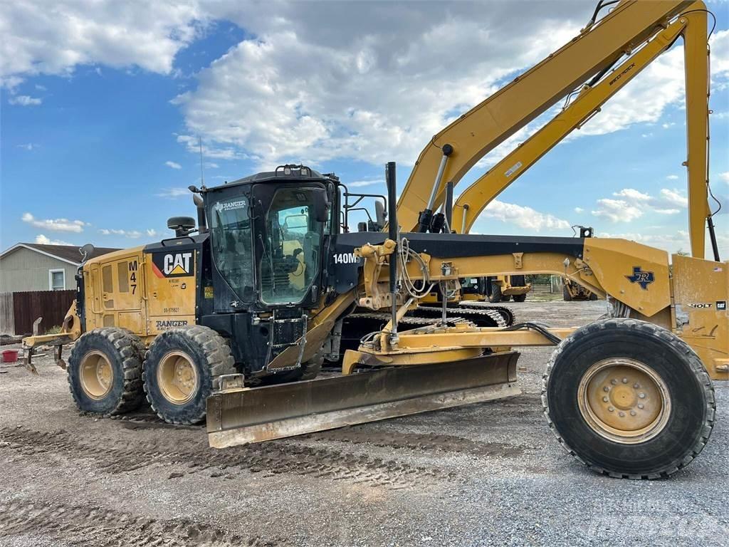 CAT 140M3 Väghyvlar