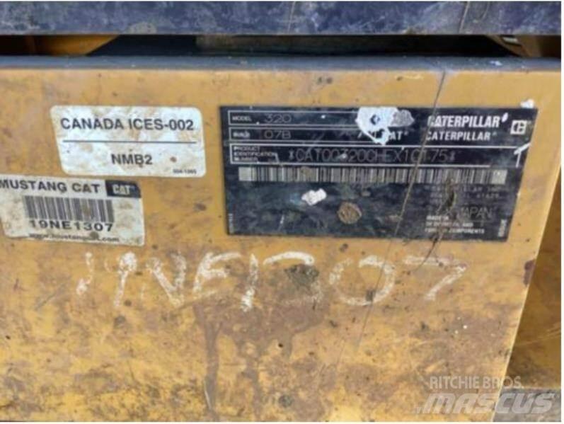 CAT 320 Bandgrävare