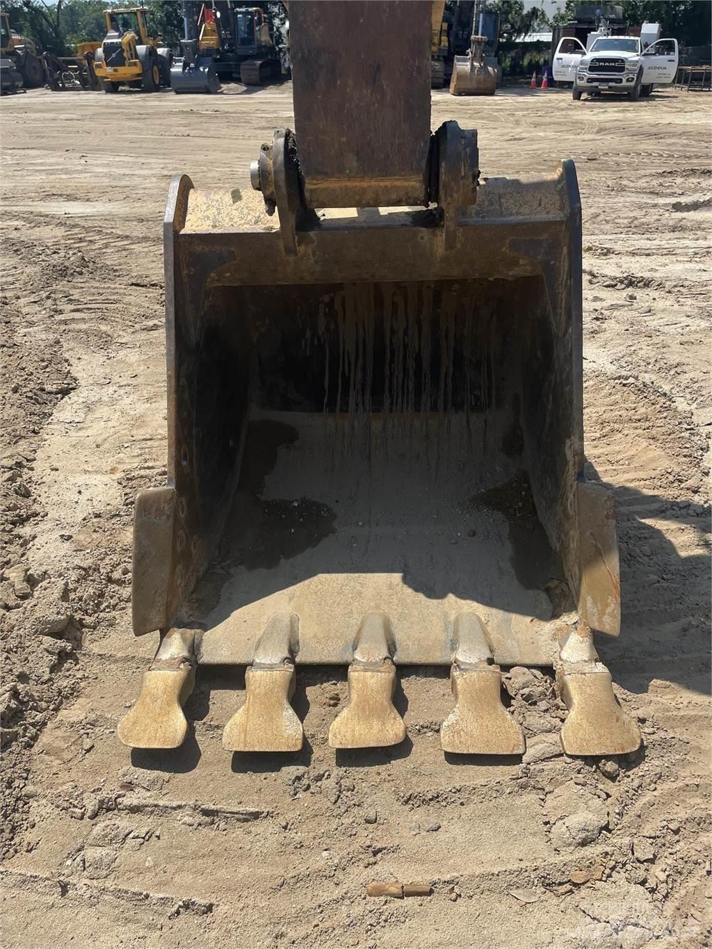 CAT 325C Bandgrävare