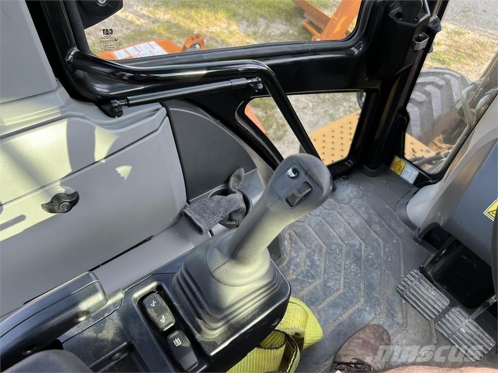 CAT 420 XE Grävlastare