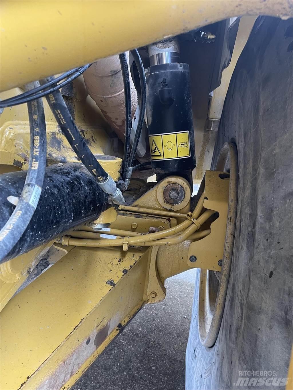 CAT 745 Midjestyrd dumper
