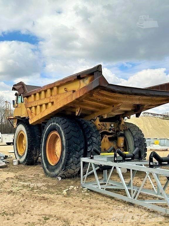 CAT 777B Midjestyrd dumper