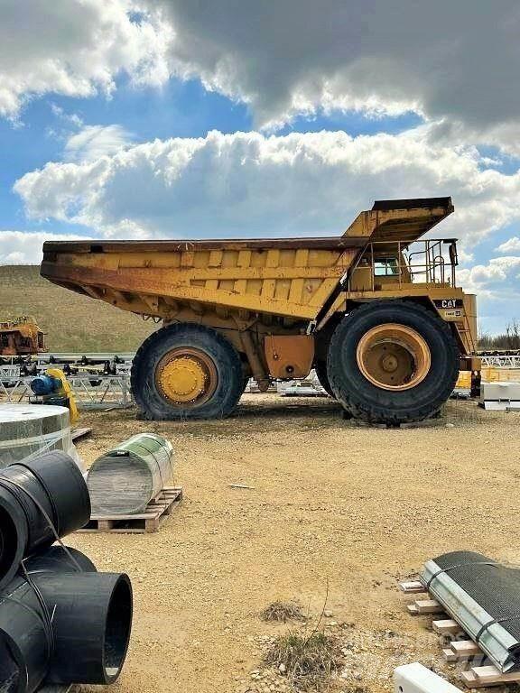 CAT 777B Midjestyrd dumper