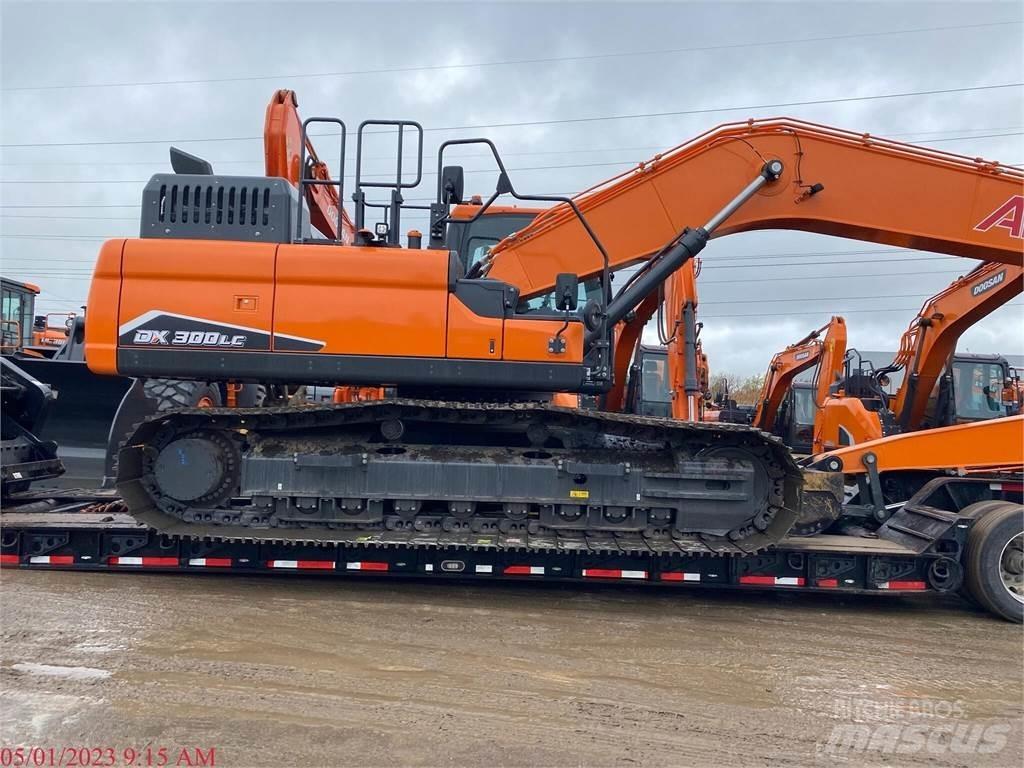 Doosan DX300 LC Bandgrävare