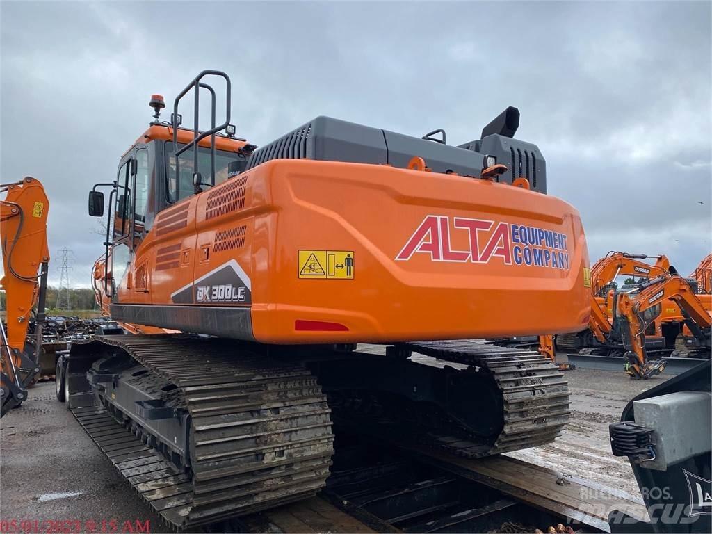 Doosan DX300 LC Bandgrävare