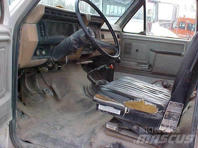 Ford F700 Tankbilar