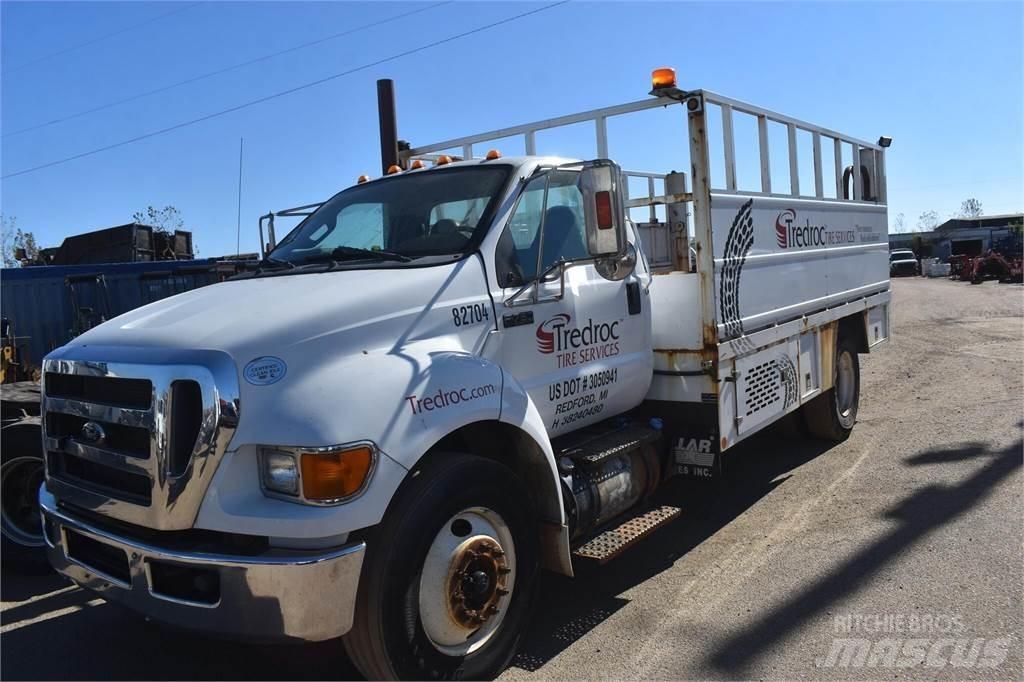 Ford F750 Plogbilar