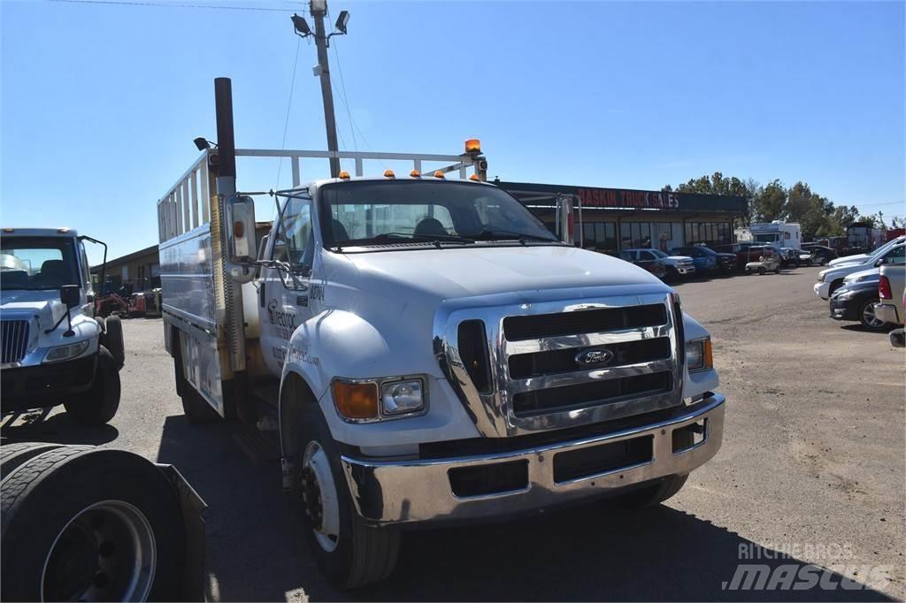 Ford F750 Plogbilar